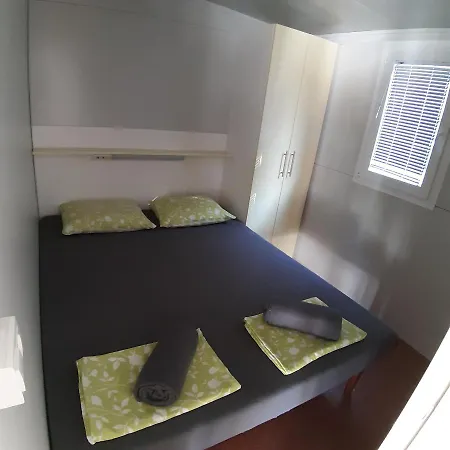 Kompleks wypoczynkowy Grand Veles Camp Banjole