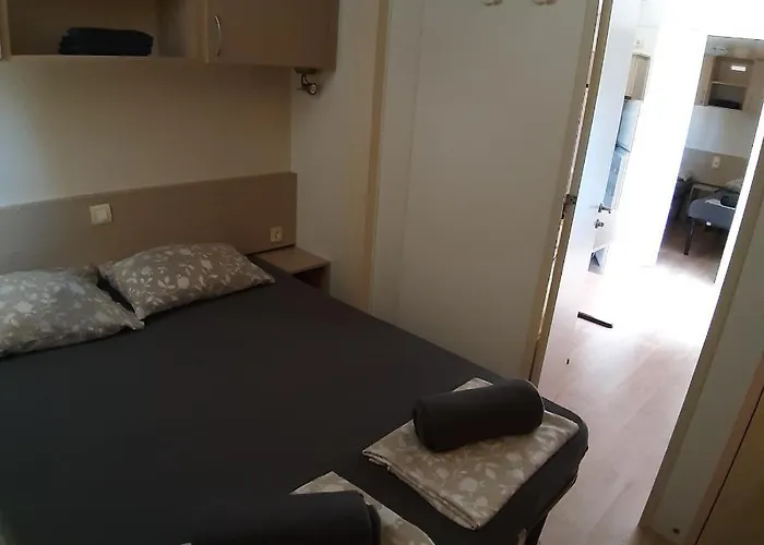 Grand Veles Camp 반졸레