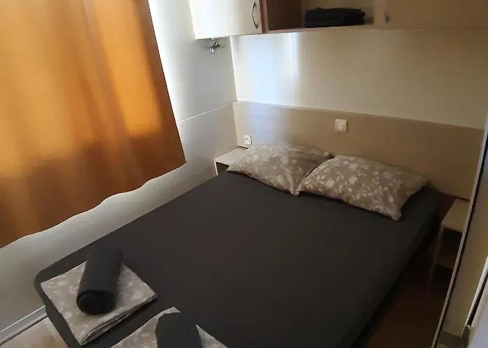 홀리데이파크 Grand Veles Camp