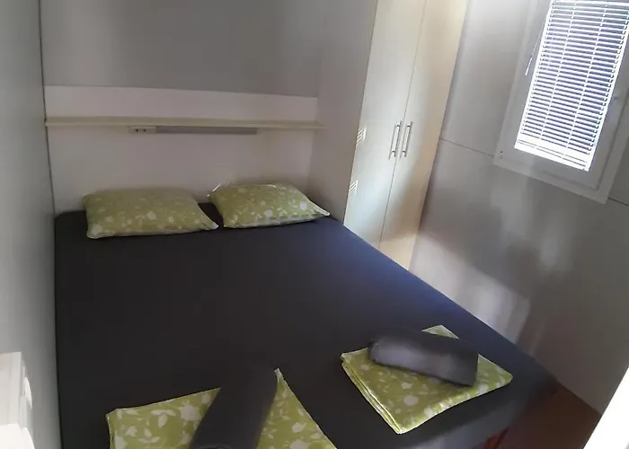 홀리데이파크 Grand Veles Camp 반졸레