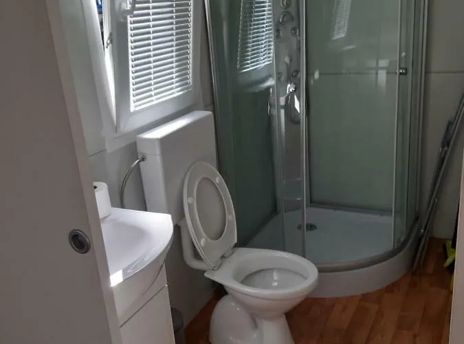 홀리데이파크 Grand Veles Camp 반졸레